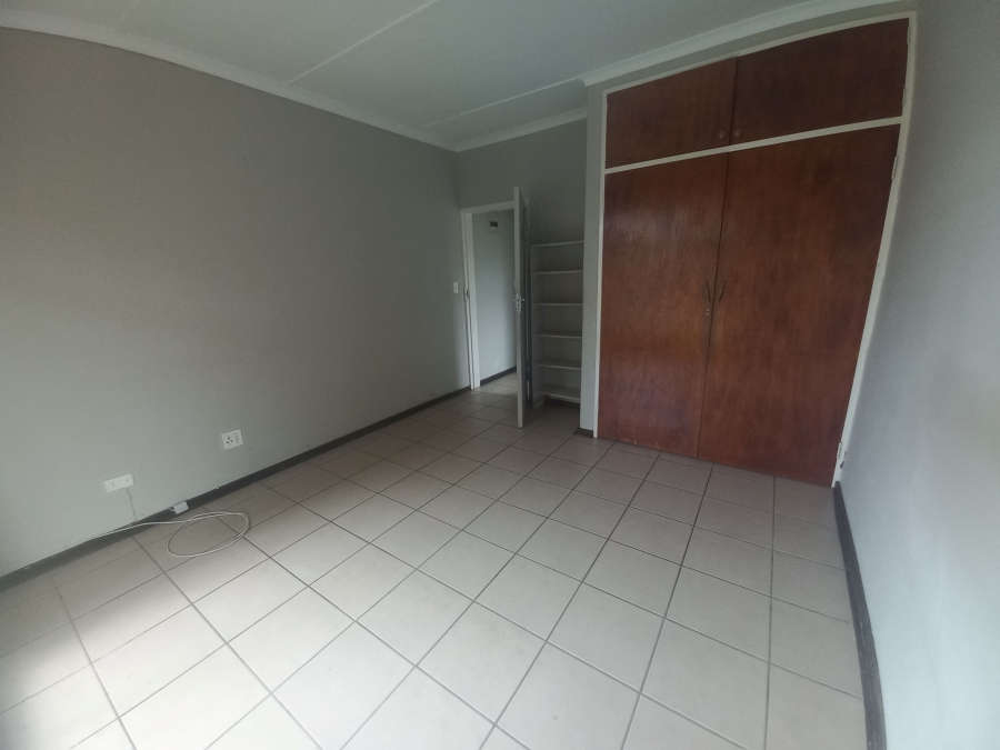 To Let 2 Bedroom Property for Rent in La Hoff North West